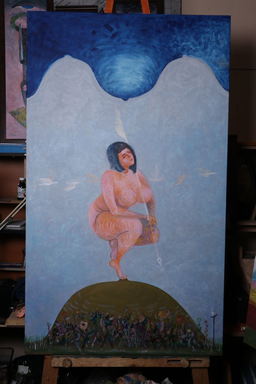 Nud pe colină cu fir cu plumb